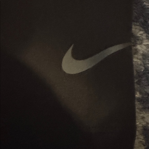 Nike Women's Sportswear Essential High-Waisted Leggings - Picture 4 of 4